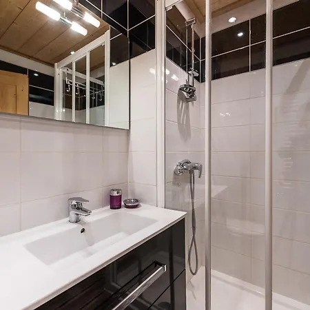 Renove Proche Des Pistes Et Des Commerces Balcon Avec Vue Montagne - Fr-1-502-431